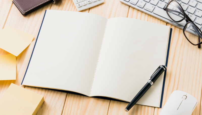 調剤薬局の開業の手続きのための書類の写真